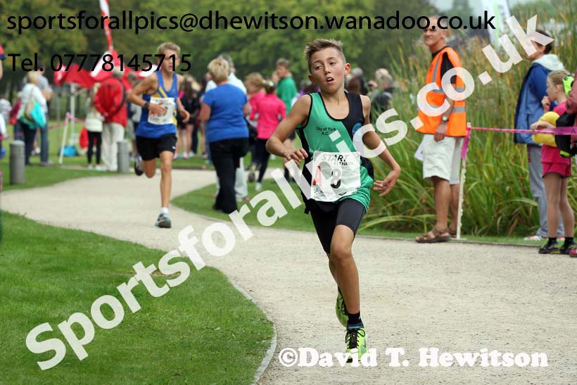 Start of the under-13 boys Northern Road Relays, Warrington. Photo: David T. Hewitson/Sports for All Pics
